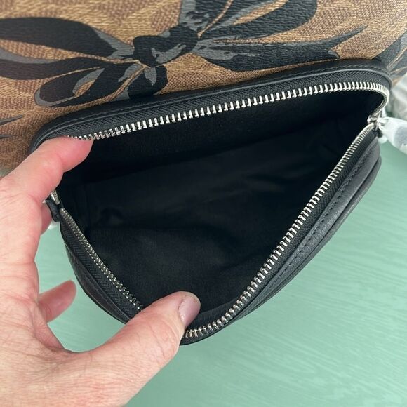 Coach Court Backpack In Signature Canvas With Bow Print Bag Purse - Picture 7 of 16